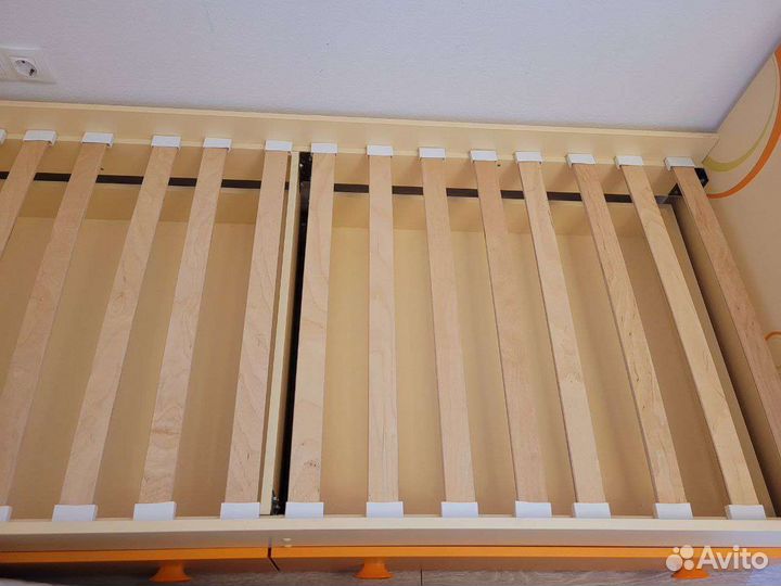 Детская кровать с матрасом