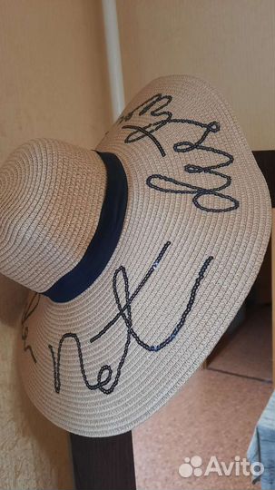 Шляпа с широкими полями