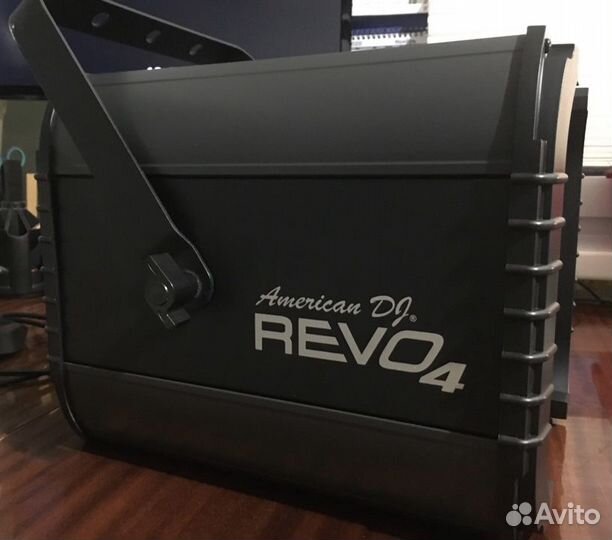 LED светоэффект American DJ Revo 4