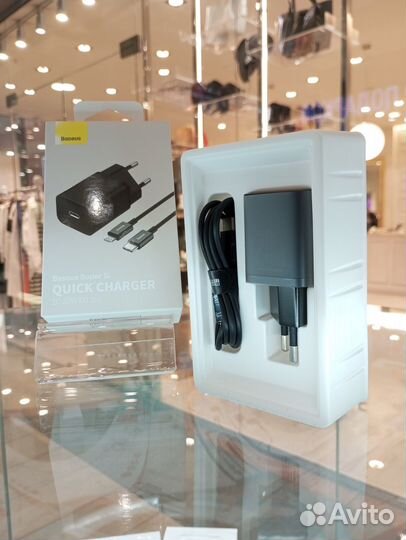 Сзу 20 Вт + кабель Type-C - Lightning (Baseus)