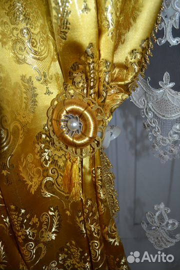 Шторы из золотой парчи 4м 17см х 2м 80см