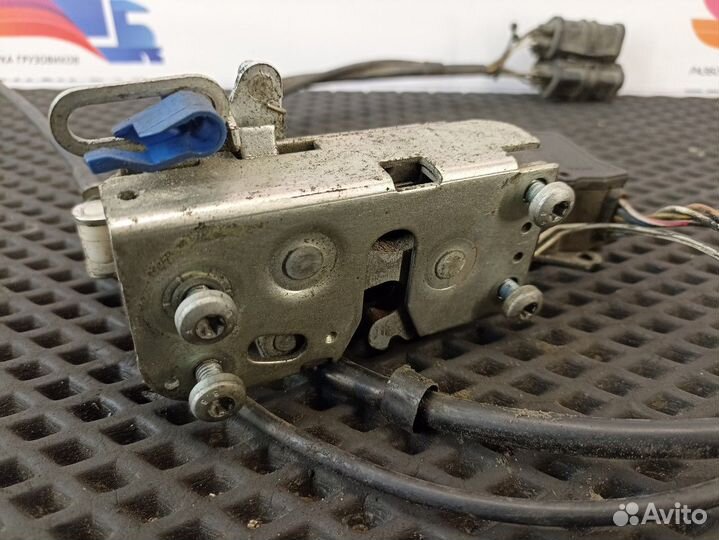 81626806148 Замок двери правой