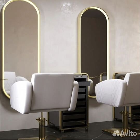 Зеркало в раме капсула Madeline