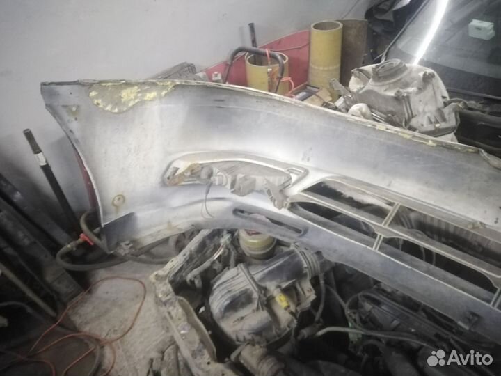 Бампер передний креста 100