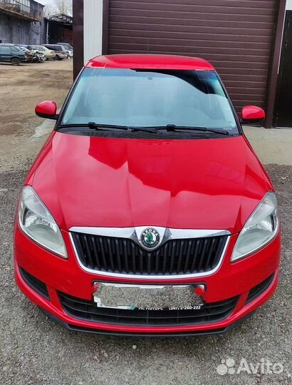 Лобовое стекло Skoda Fabia II / Roomster (2007-14)