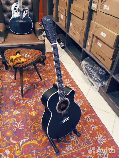 Акустическая гитара