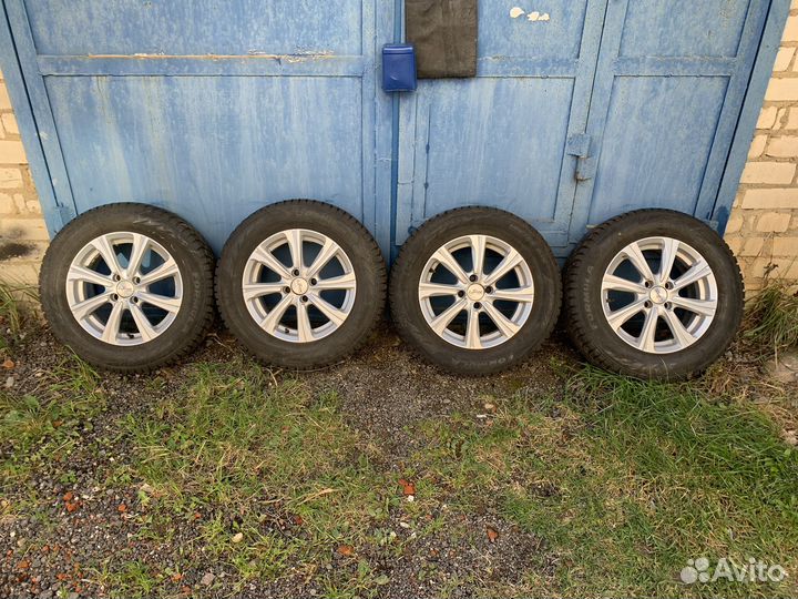 Колеса в сборе r15 зимние 4 100