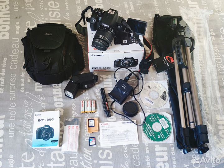 Canon 650d kit 18-55 is ll + комплект