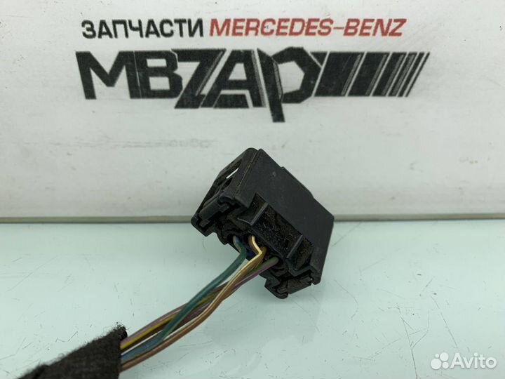 Фишка датчика уровня подвески Mercedes w164 ML 164