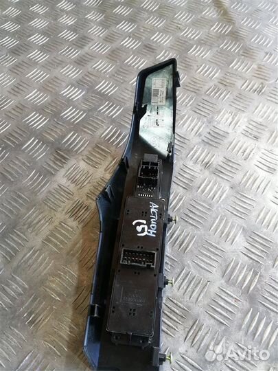 Блок управления стеклоподъемниками передний левый