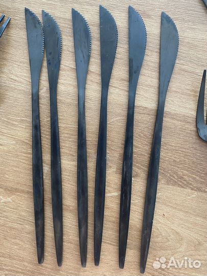 Черные дизайнерские столовые приборы