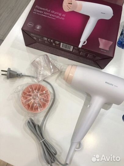 Фен новый Philips