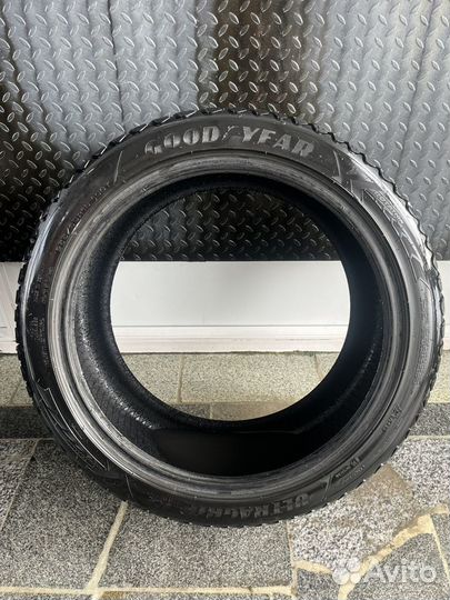 Goodyear Ultragrip Ice Arctic 255/40 R19