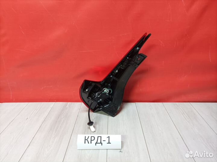 Фонарь правый внешний Eclipse Cross 2017