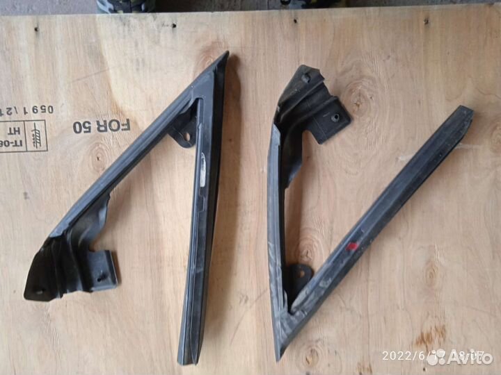 Уплотнитель двери ford Mustang 5