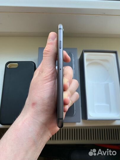iPhone 8, 64 ГБ