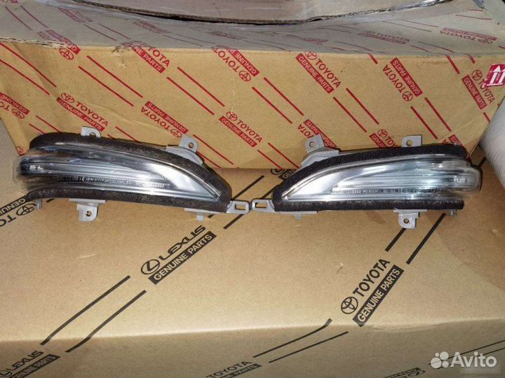 Поворотник в зеркало Lexus Lx 2009-2020