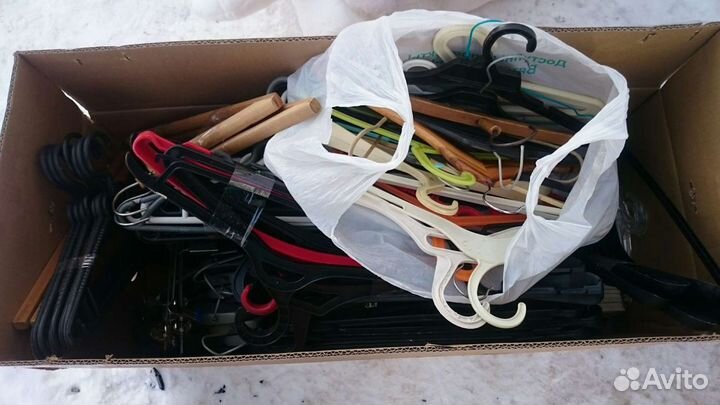 Плечики,вешалки, прищепки