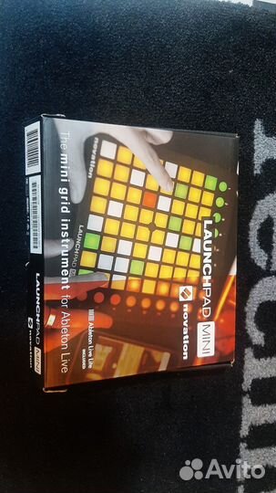 Продаю novation launchpad mini MK2