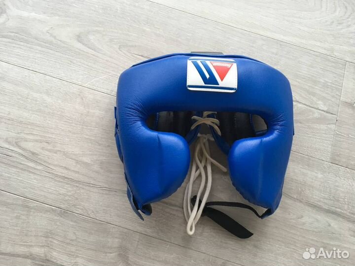 Winning набор боксерские перчатки и шлем