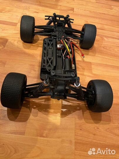 Радиоуправляемая машина himoto katana