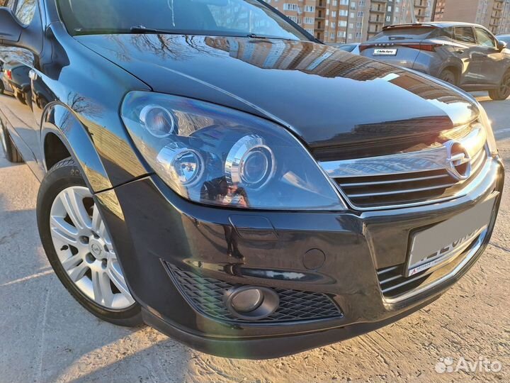 Opel Astra 1.6 МТ, 2011, 230 000 км