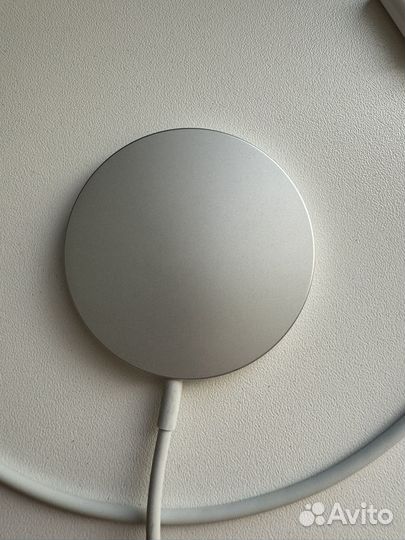 Зарядка на iPhone