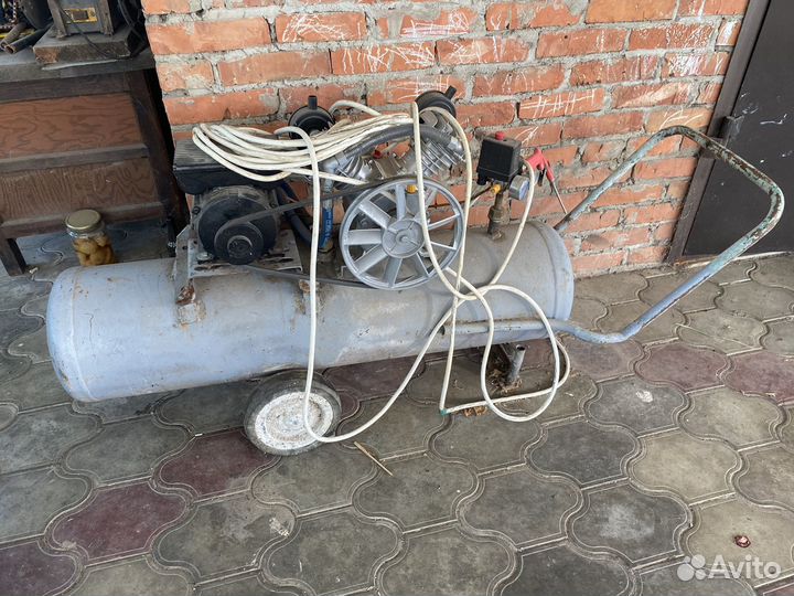 Воздушный компрессор