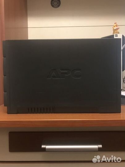 Источник бесперебойного питания APC back UPS 1100