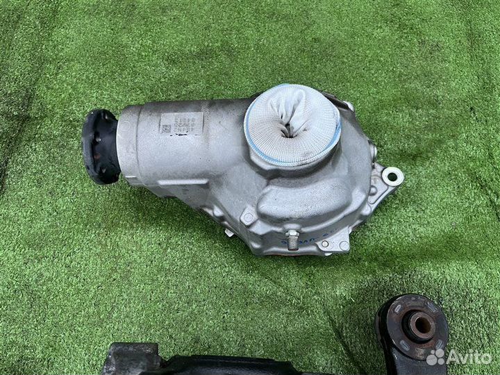 Редуктор передний задний Lexus Ls600Hl UVF46