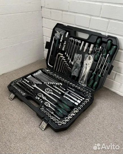 Набор инструментов 156 предметов в защитном кейсе