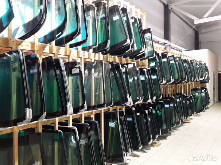 Стекло range rover evoque 5 дверное L551 2019- пер