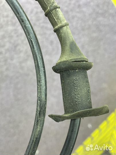 Тросик открывания капота Опель Астра Н Astra H