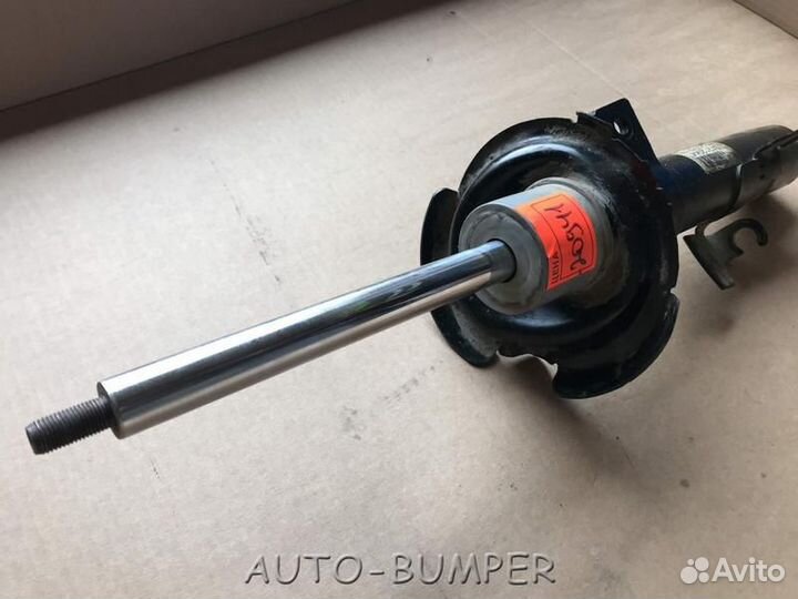 Volvo V50 2004- Амортизатор правый