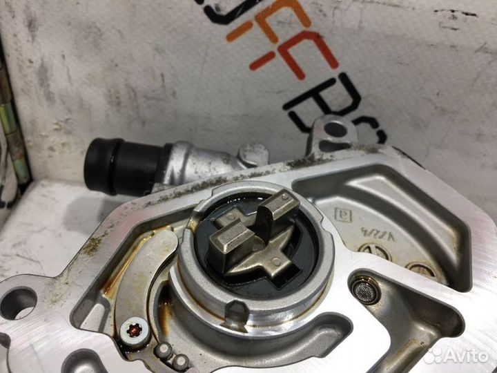 Насос вакуумный Mercedes C-Class W205 M274 2.0