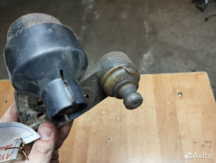 Шаровые рычагов audi 80 B3