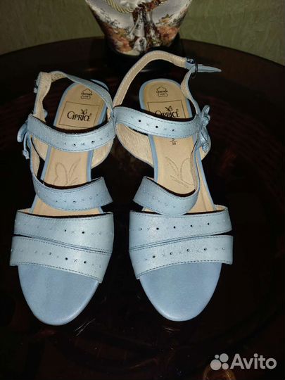 Босоножки женские 38 размер натуральная кожа новые