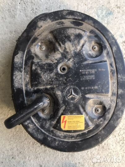 Корпус воздушного фильтра Мерседес W124(1111)