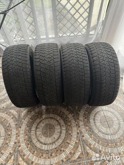 Bridgestone Blizzak DM-V2 235/55 R18 100T