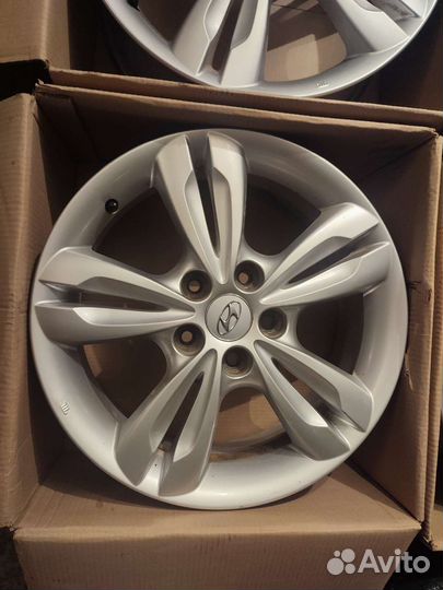 Диски Hyundai R17 5x114,3 цо 67,1 529102S200
