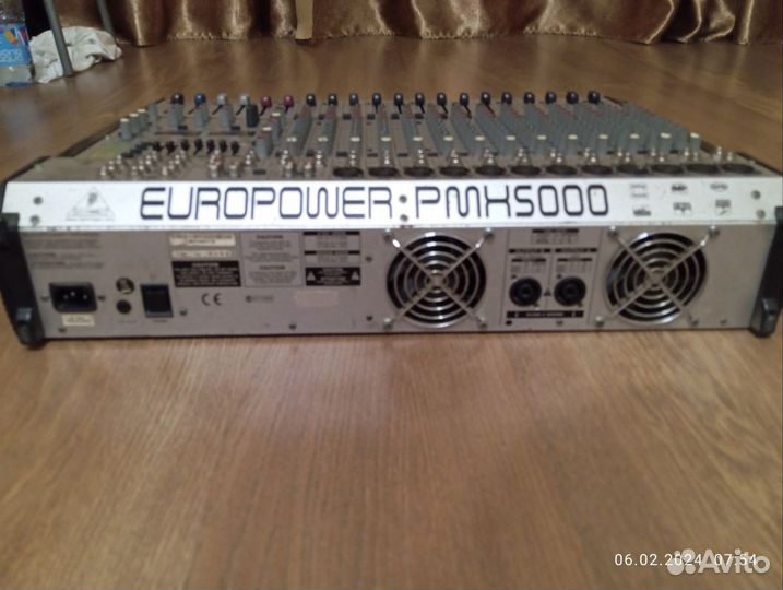 Активный микшерный пульт