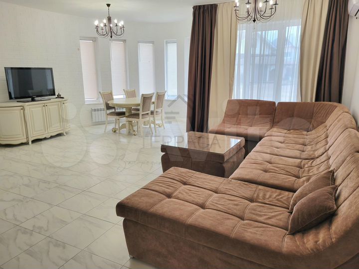 Таунхаус 220 м² на участке 3 сот.