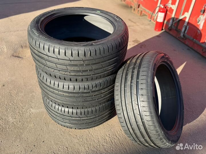 Ikon Tyres Autograph Ultra 2 235/45 R19