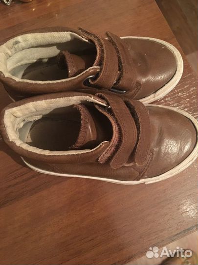 Продам ботинки