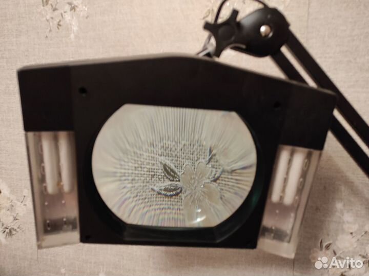 Лампа лупа на струбцине