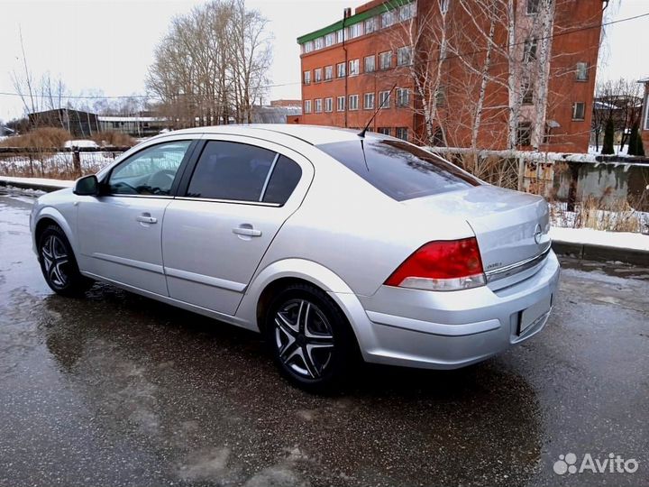 Opel Astra 1.6 МТ, 2012, 185 600 км