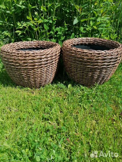 Кашпо из ротанга для цветов