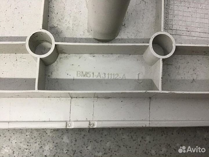 Обшивка средней стойки правая Ford Focus III 2011