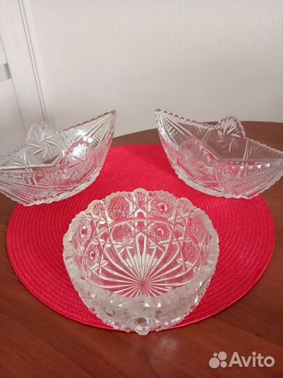 Хрустальные стаканы и вазы, чайник заварочный