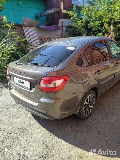 LADA Granta 1.6 МТ, 2020, битый, 98 500 км